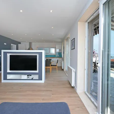 Hébergement de vacances Lovely In With House Sea View *